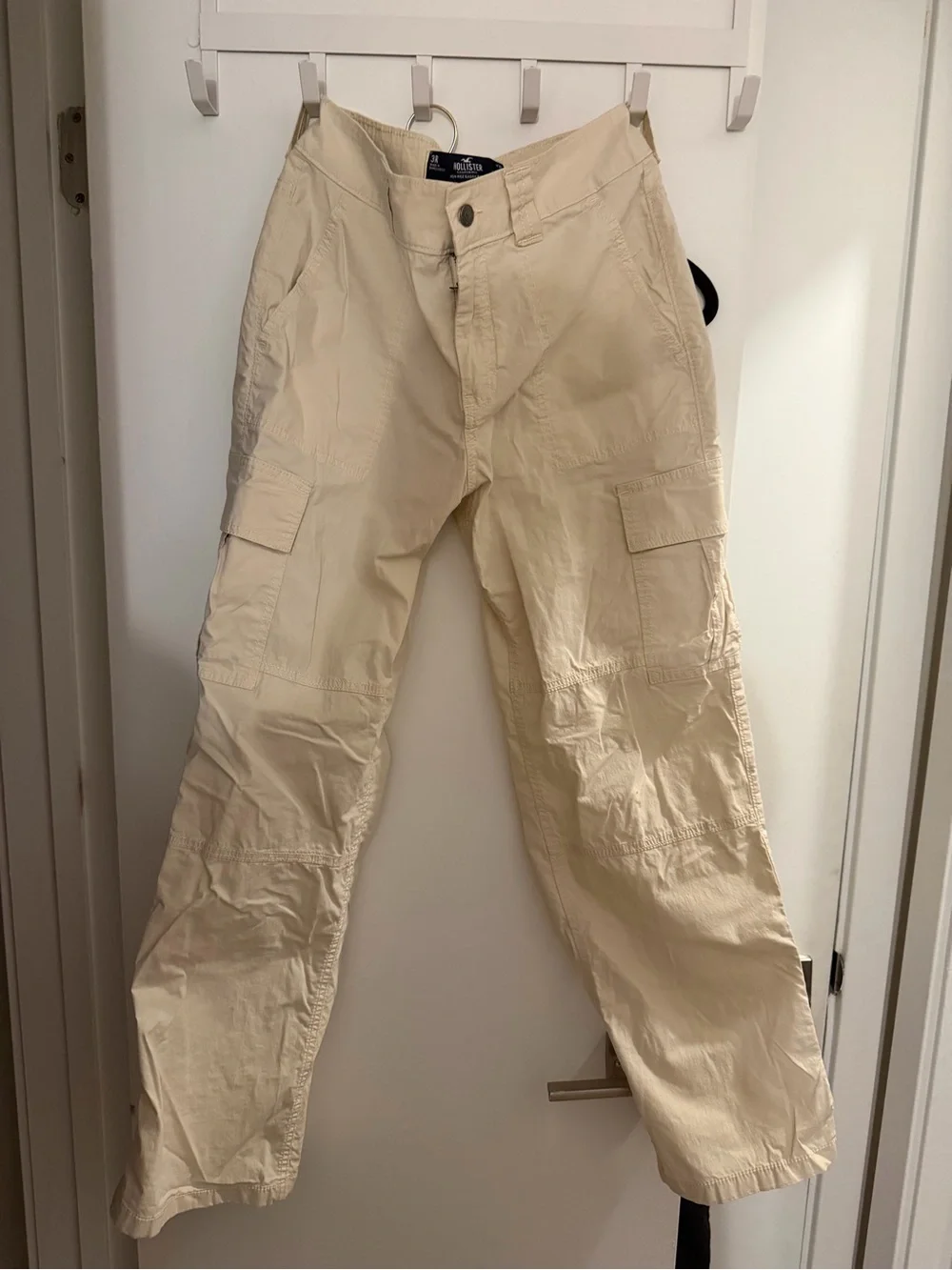 Hollister Men's Light Beige Cargo Pants - Utility Workwear